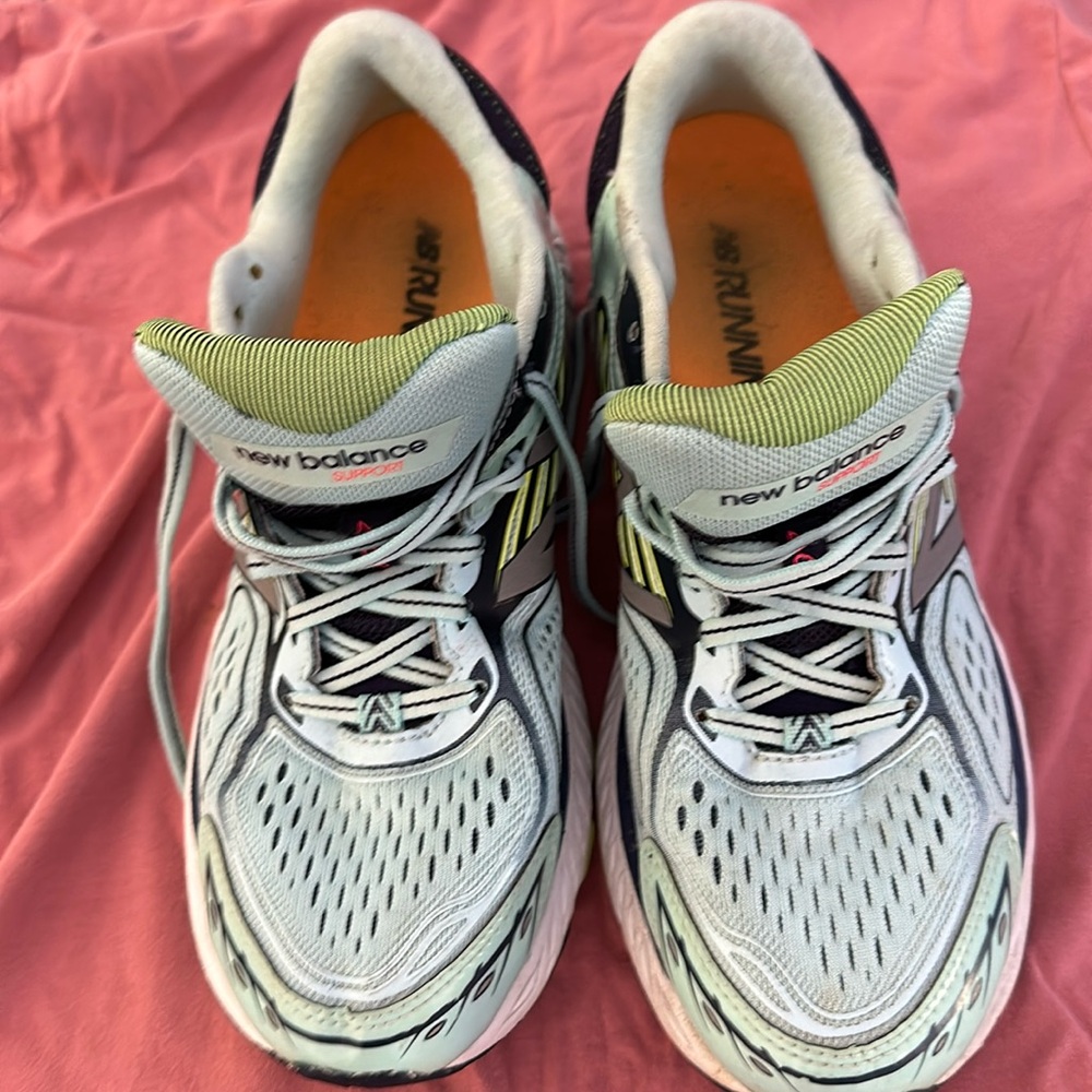 Running shoes new balance 860